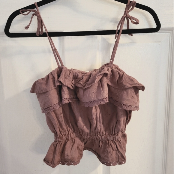 Americain eagle Nice Crochet and ruffle top - Picture 1 of 5